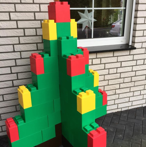 Bauen Sie für Feiertage witzige Dekorationen - auch Ihren eigenen EverBlock® Weihnachtsbaum.