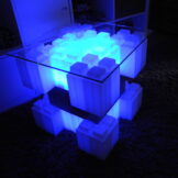 Beleuchteter Tisch: Erstellen Sie erstaunliche modulare beleuchtete Couchtische und andere beleuchtete Möbel